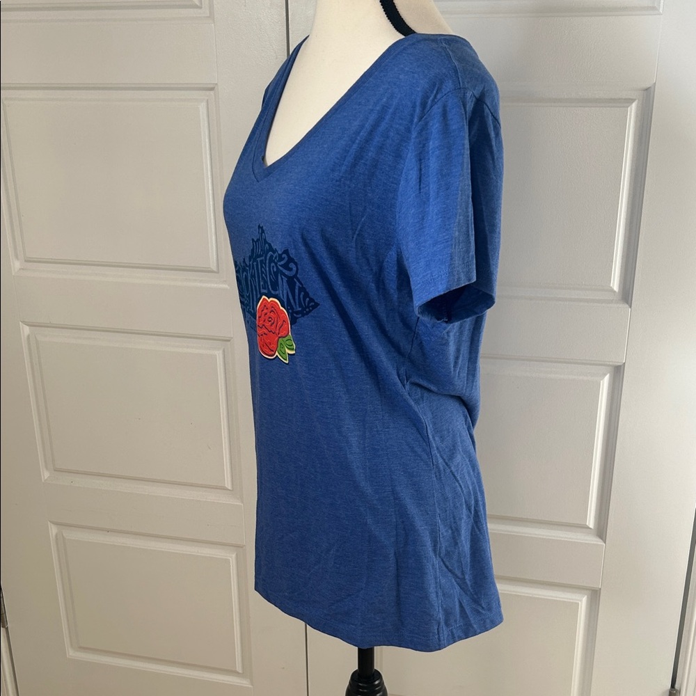 Women’s Stylish Fitted Blue Graphic V-Neck Tee Louisville 2020 Cookie Con Size L - Picture 3 of 9
